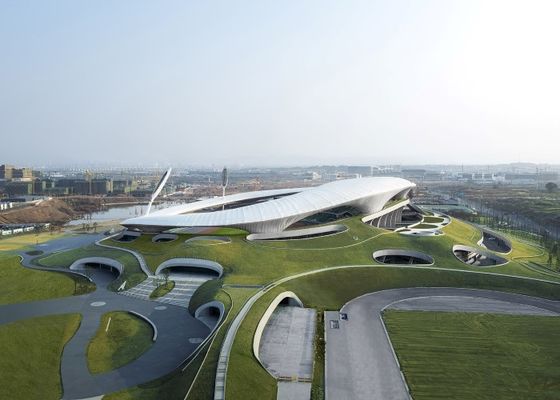 Гальванизированный спортзал стадиона стальной структуры облегченный Prefab стальной строя