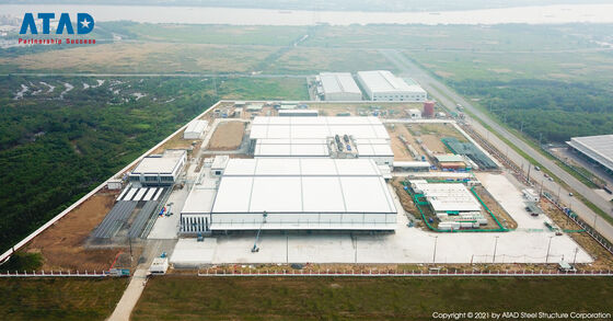 Цех обработки легких стальных конструкций большого пролета с балками для кранов